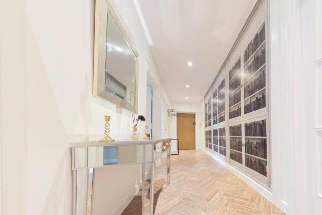 Super Luxury And Cozy- Golden Apartments- City Center Варшава Екстериор снимка