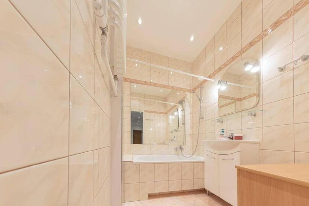 Super Luxury And Cozy- Golden Apartments- City Center Варшава Екстериор снимка